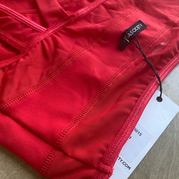 LA Society cross-back detail sports bra - NWT - Picture 3 of 4